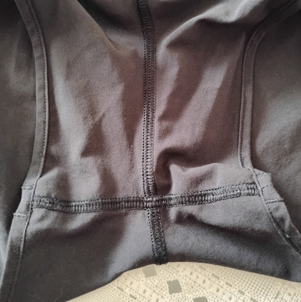 Lululemon Hotty Hot Short II *2.5", Black, Size 6 - Picture 14 of 15